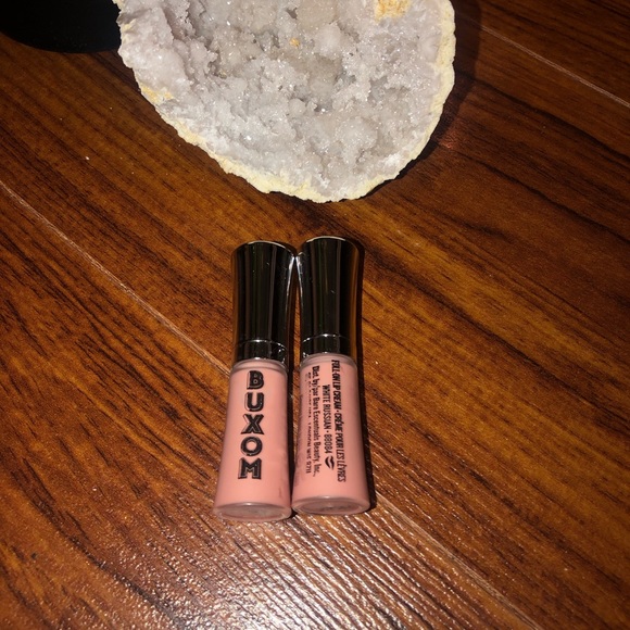 ✨ FREE ✨ MINI BUXOM FULL ON LIP CREAM ✨ - Picture 2 of 2